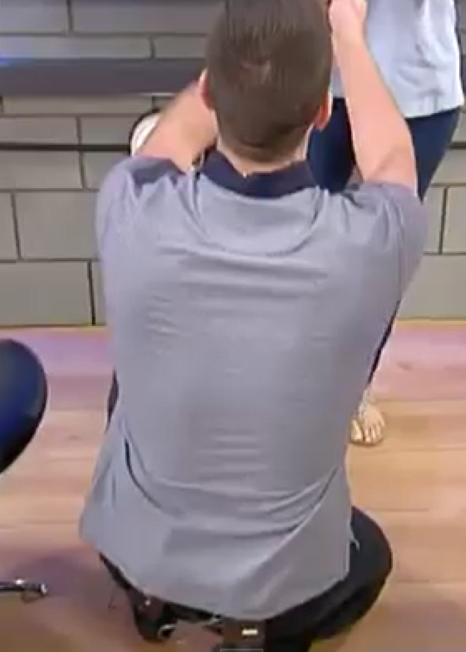 جاد الخطيب يطلب يد حبيبته على الهواء