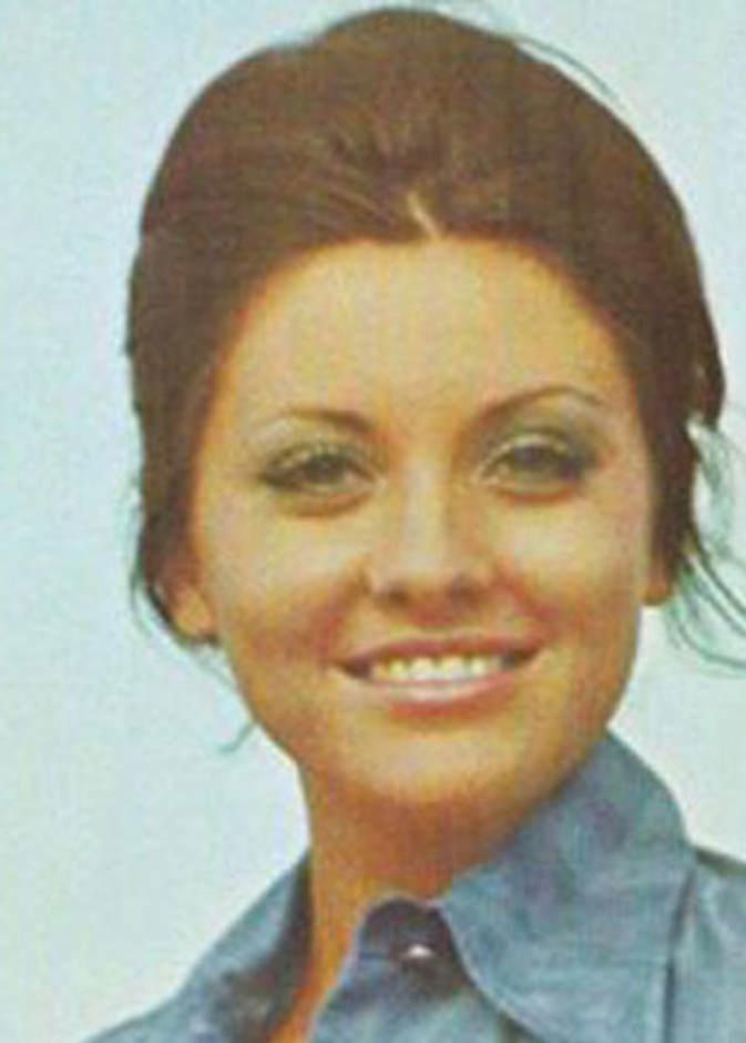 نورهان ووالدتها جورجينا في شبابها..والشبه كبير بينهما