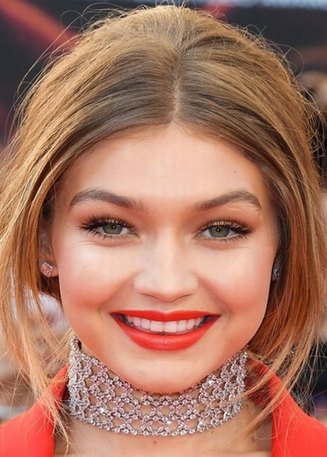 جيجي حديد Gigi Hadid at the 2015 AMAs