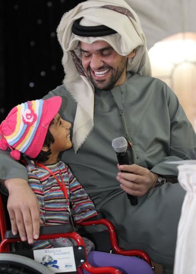  حسين الجسمي مع اطفال الامل