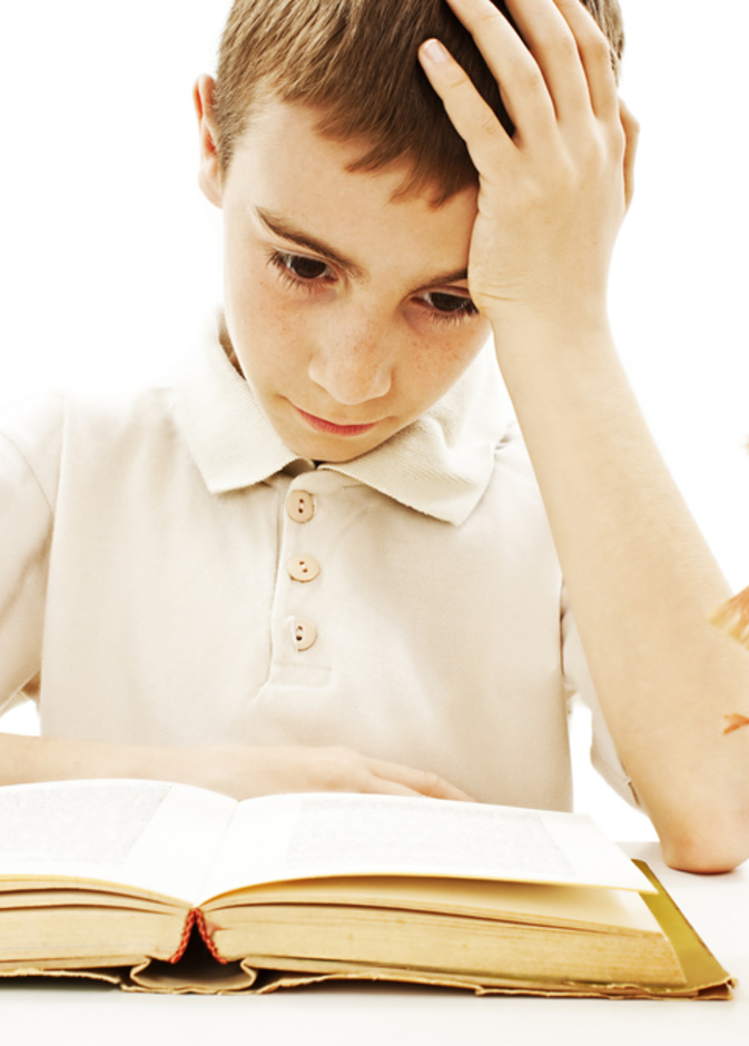 حلول فعالة للتغلب على صعوبات القراءة لدى طفلكِ