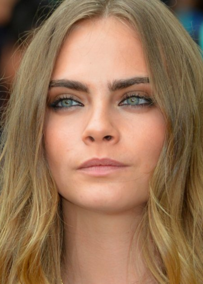 حواجب مناسبة لعيد الاضحى على طريقة كارا ديليفين Cara Delevingne
