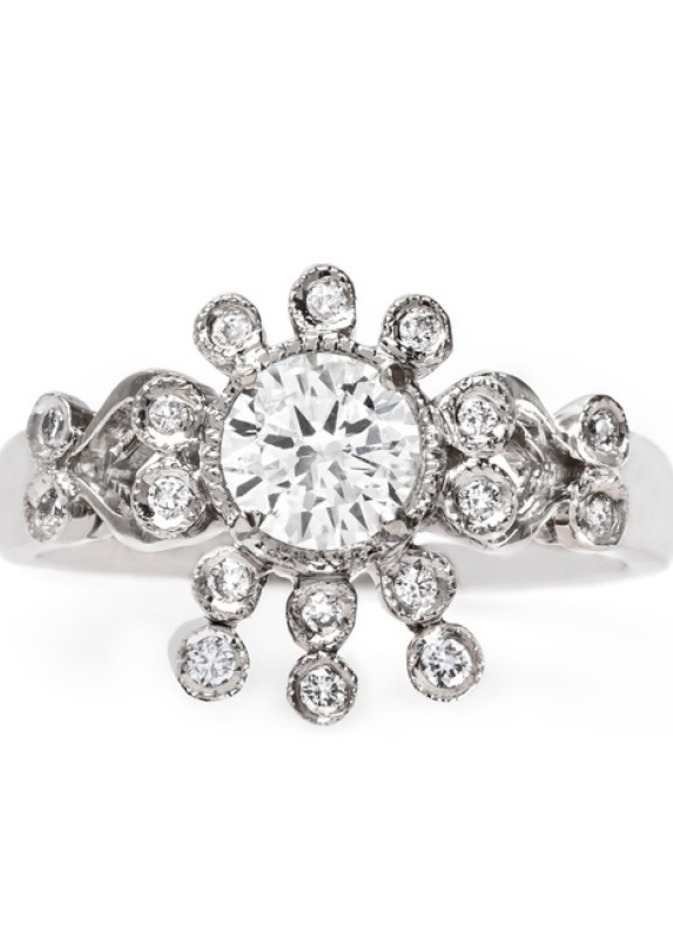 خاتم من الماس والذهبي الأبيض