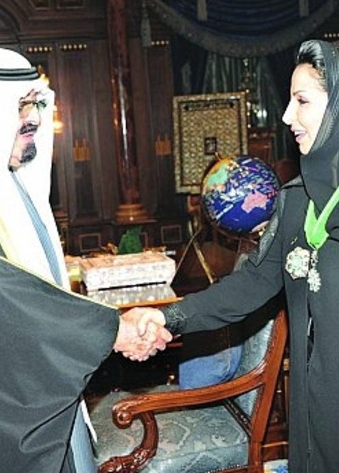 الدكتورة / خولة الكريّع