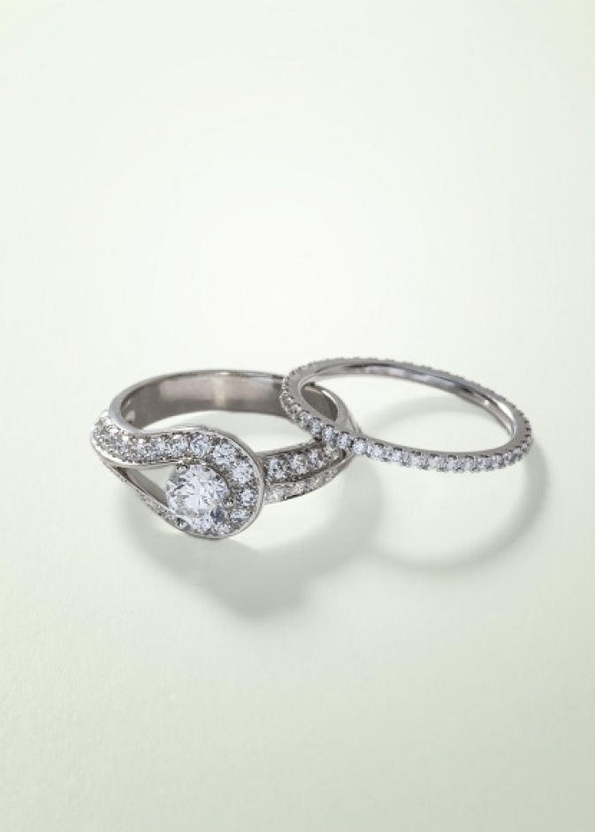 خاتم زفاف فيليسيتي Felicite من تصميم فان كليف أند آربلز بالذهب الأصفر 