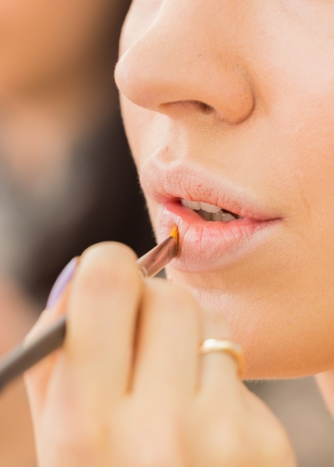 خطوات كونتور الشفاه الحيادية