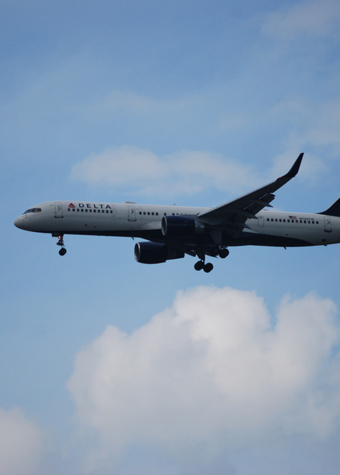 خلاف على دخول الحمام يعيد طائرة بعد إقلاعها