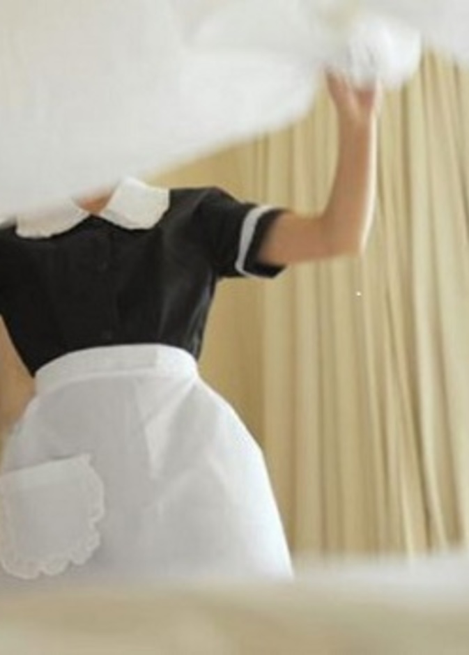 خليجية تكتشف بعد عام بأن خادمتها المنزلية رجل