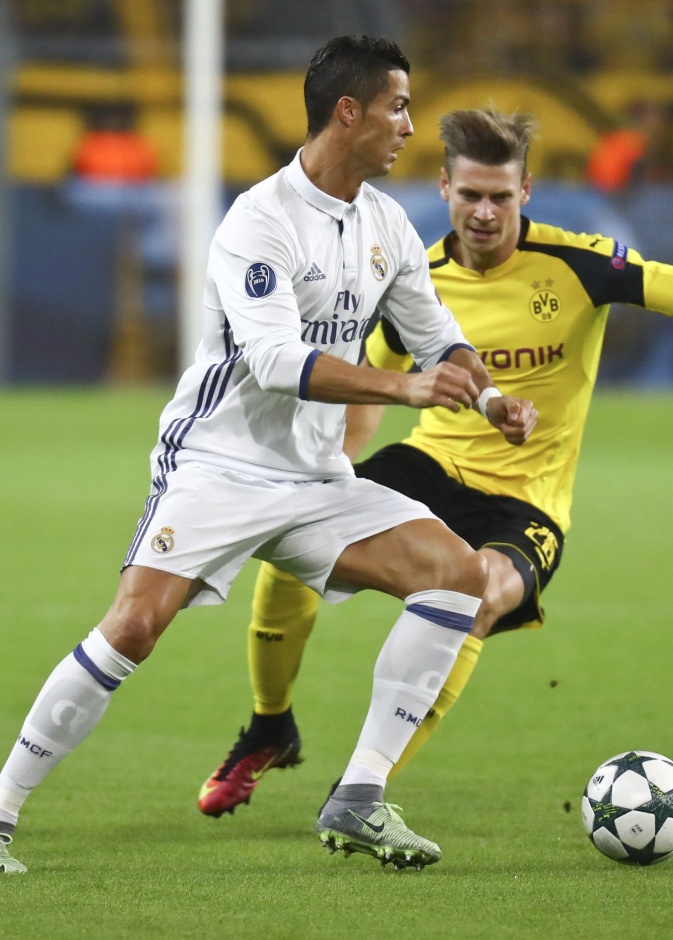 دورتموند خطف صدارة المجموعة من ريال مدريد