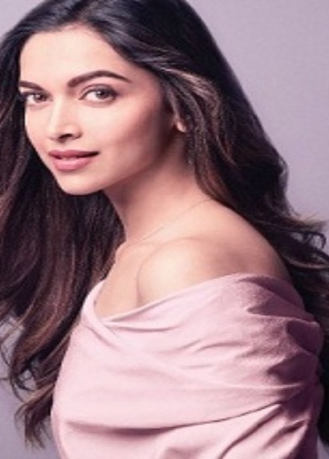  Deepika Padukone ديبيكا بادوكون اول نجمة هندية سفيرة لشركة طيران