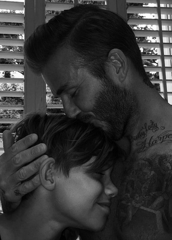 ديفيد يقبل رأس روميو