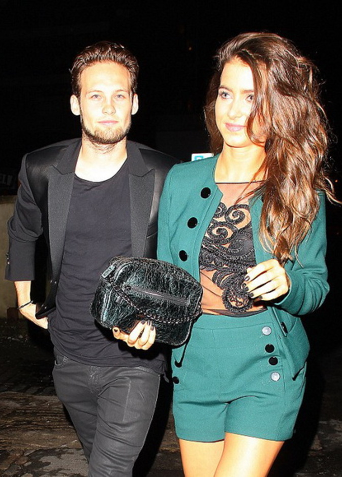 مارتيال وصديقته