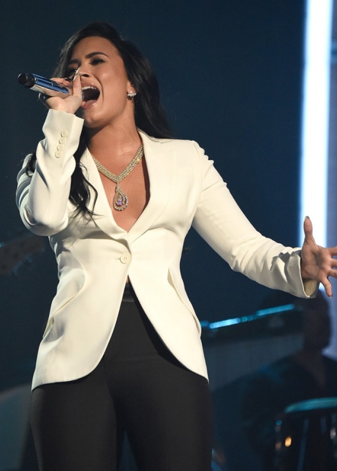 اقراط كريستينا ريتشي من مجوهرات فريد ليتون 