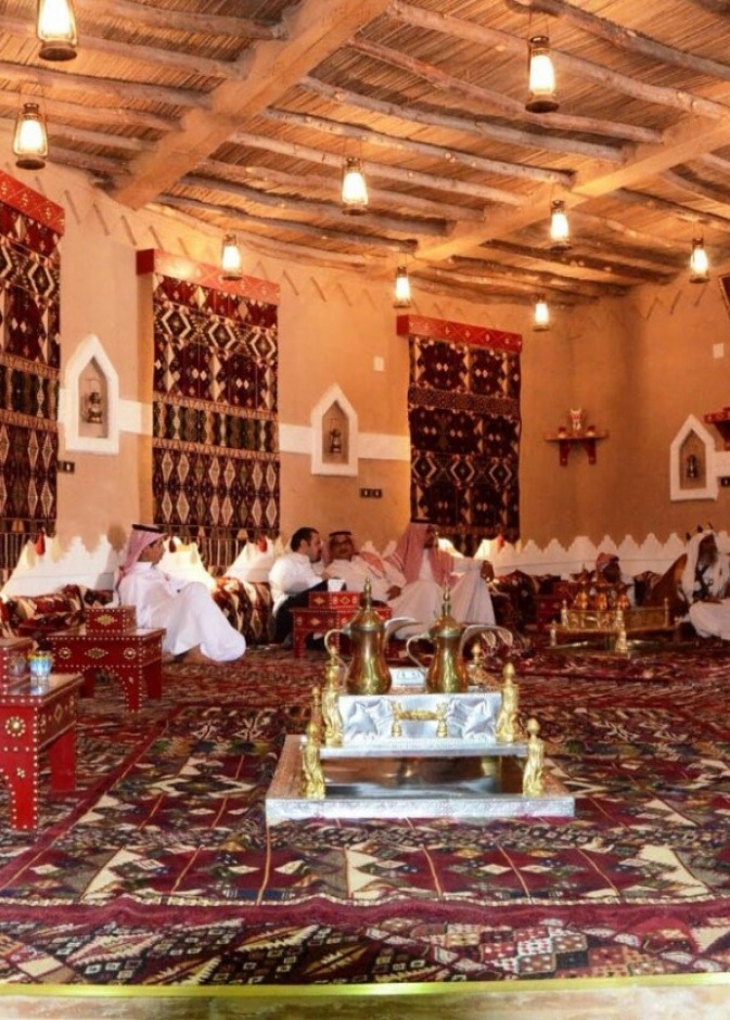 ديوانية لكبار السن