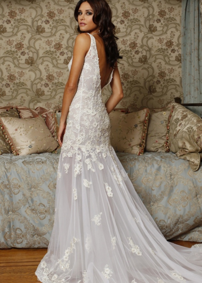 ذيل فستان الزفاف.. موضة لا تندثر