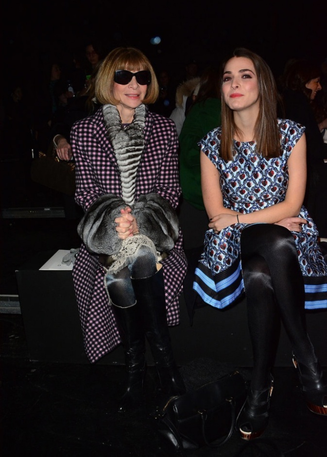  رئيسة تحرير مجلة فوغ أنا وينتور مع ابنتها