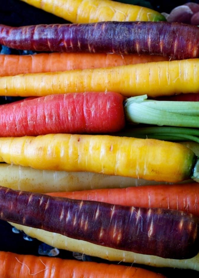 تناول الجزر مع السلطة أو كعصير مفيد جدا للكبد 