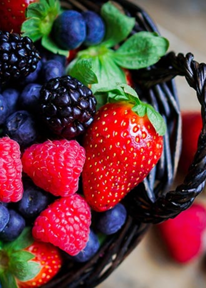 الفواكه فصيله التوت تحتوي على مضادات السرطان و تحمي الثدي