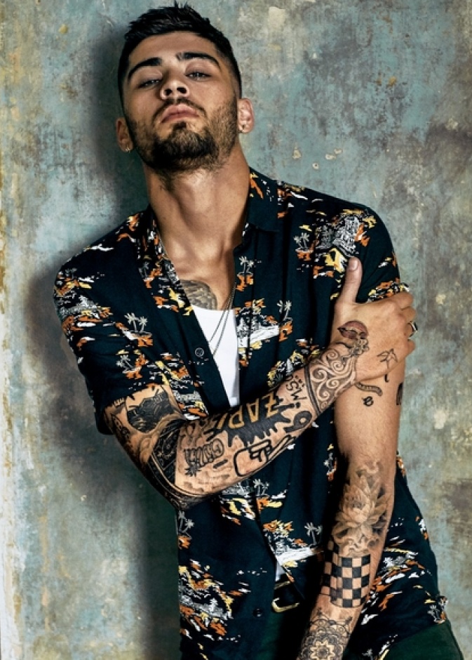 ستايل حيوي وملفت بالقميص المطبع