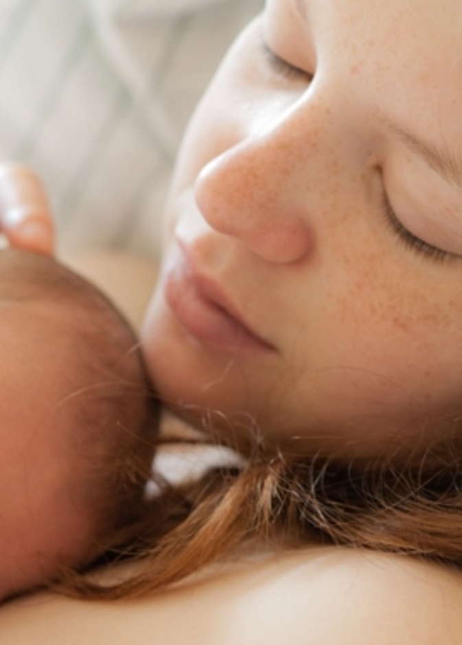 سر ادمان الام لرائحة مولودها