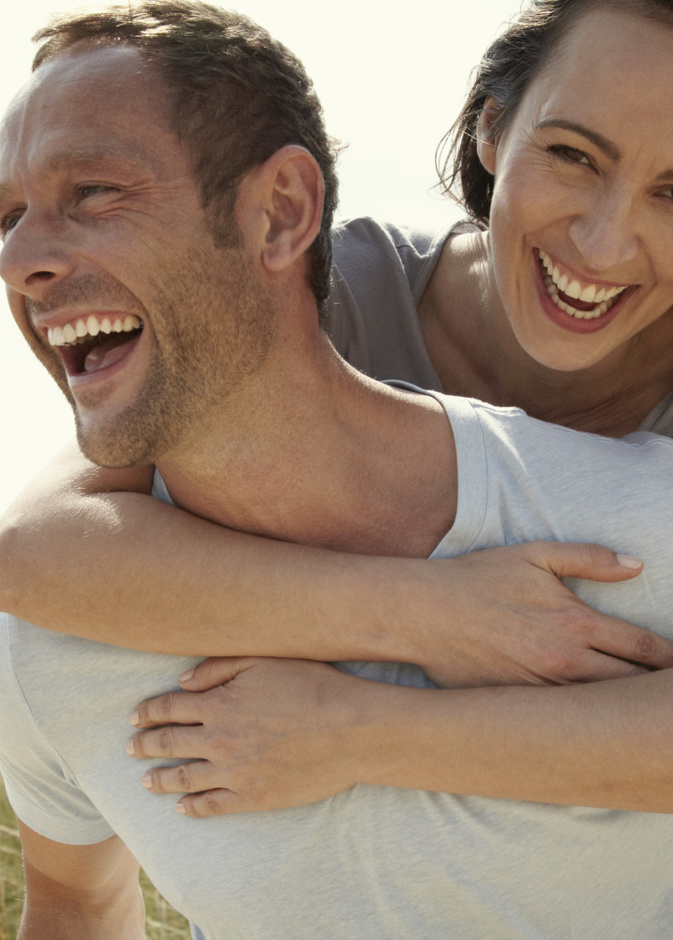 سعادة العروسين في شهر العسل