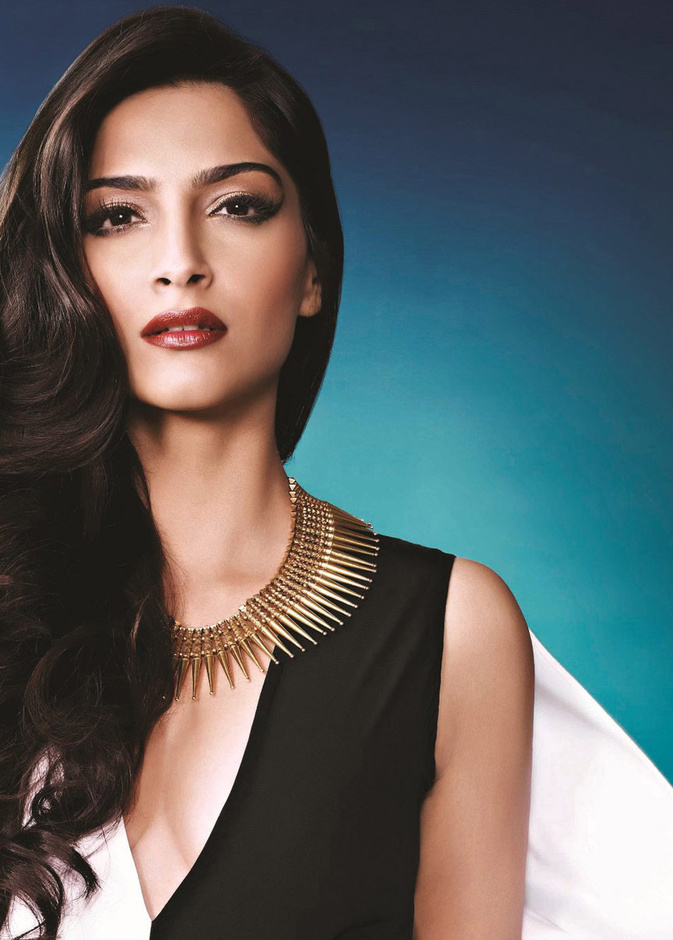 سونام كابور Sonam Kapoor.. المجتمع ذكوري ونظرته للمراة قاصرة