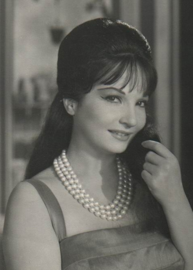 شهيرات عربيات تحدين سرطان الثدي  