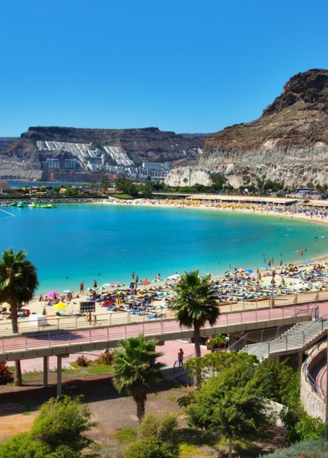 شاطئ أمادوريس في غراند كاناريا.