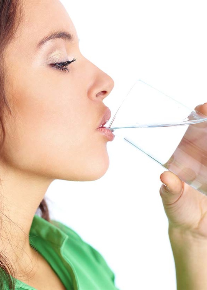 شرب الماء اهم خطوات التخلص من السيلوليت