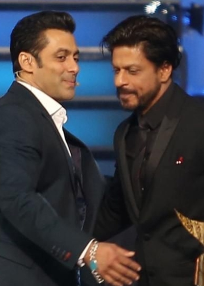 شرط إضافي من شاروخان للعمل مع سلمان خان