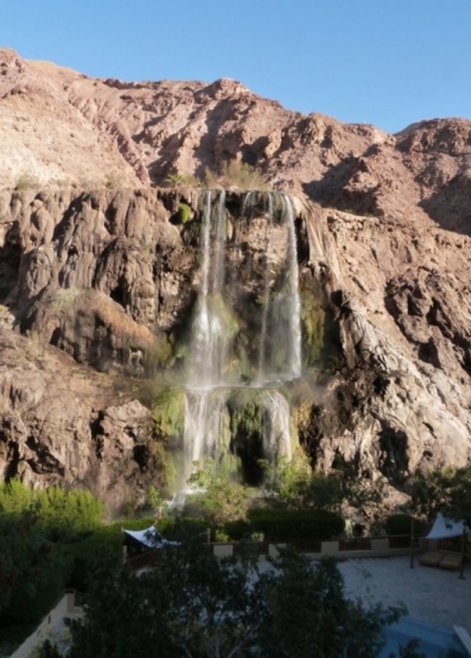  شلالات ماعين للمياه الساخنة