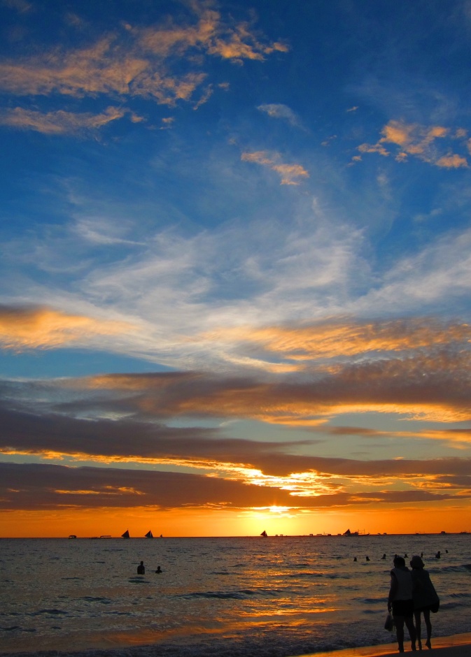 شواطئ بوراكاي من الأجمل في العالم