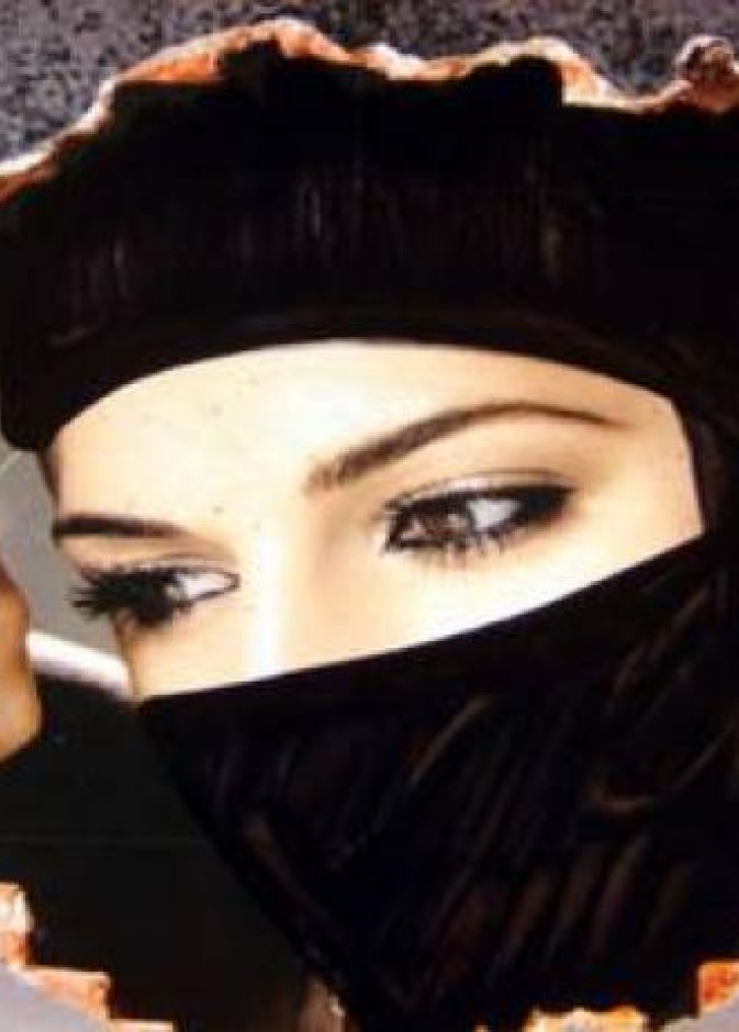 مليونيرة مطلقة تشعل تويتر بالبحث عن عريس "تغرقه بالفلوس"