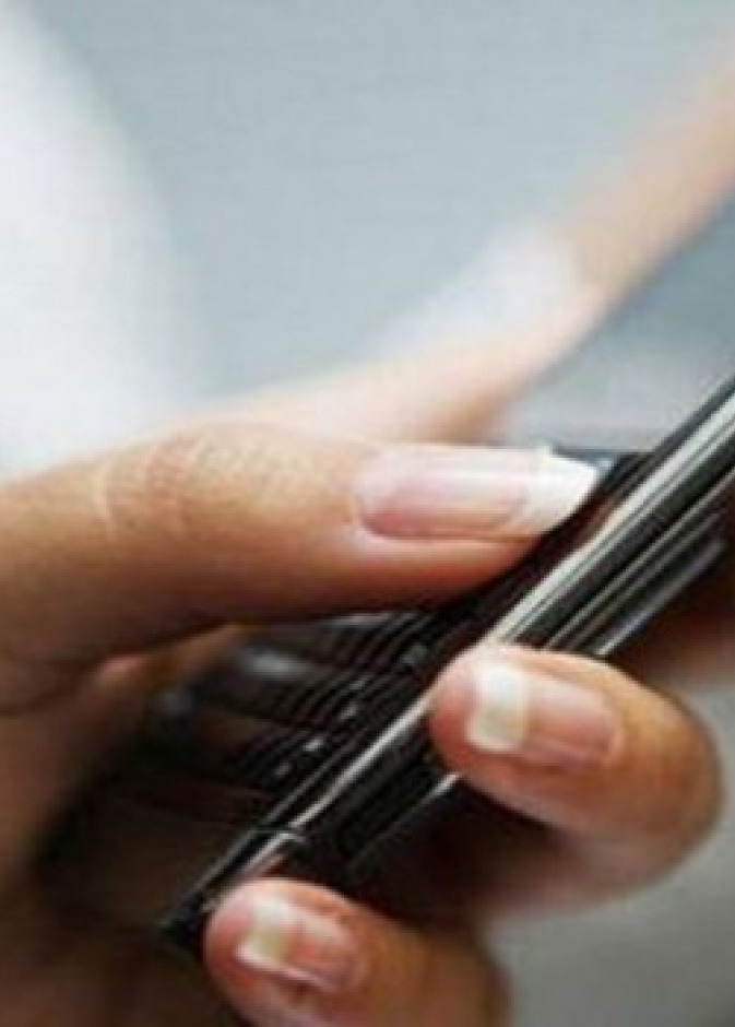 فتاة تشتكي شاباً ابتزها فتكتشف علاقته بشقيقتها