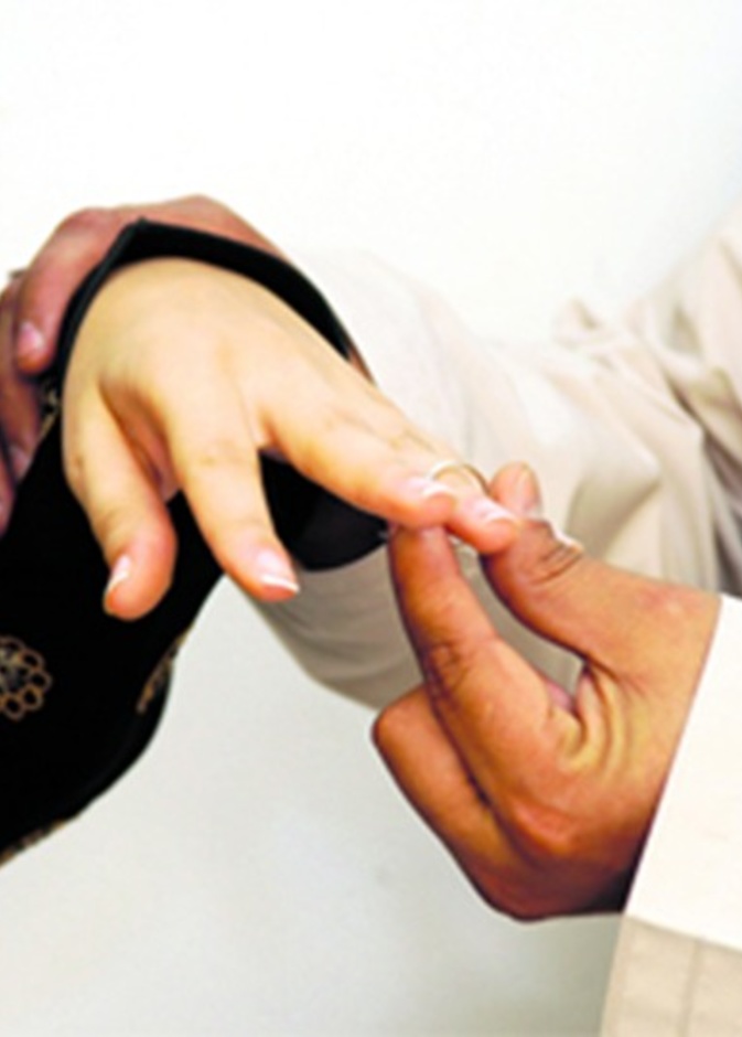 عريس يشترط على عروسه دفع نصف مليون ريال إذا طلبت الطلاق