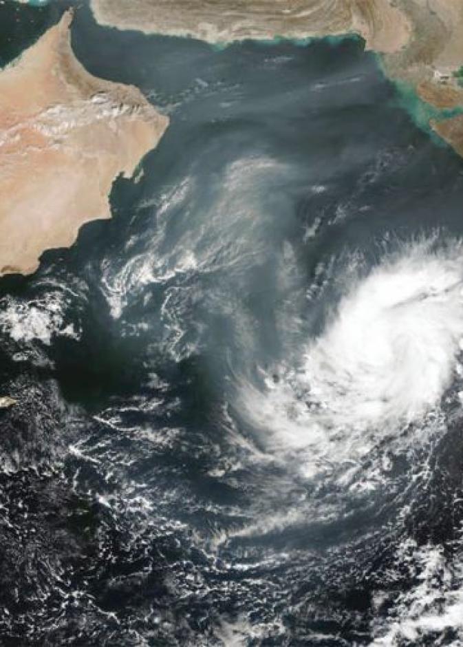 صورة جغرافية للإعصار