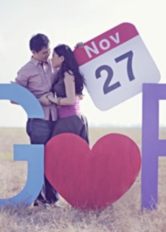 صورة رومنسية تعلنان فيها عن موعد العرس