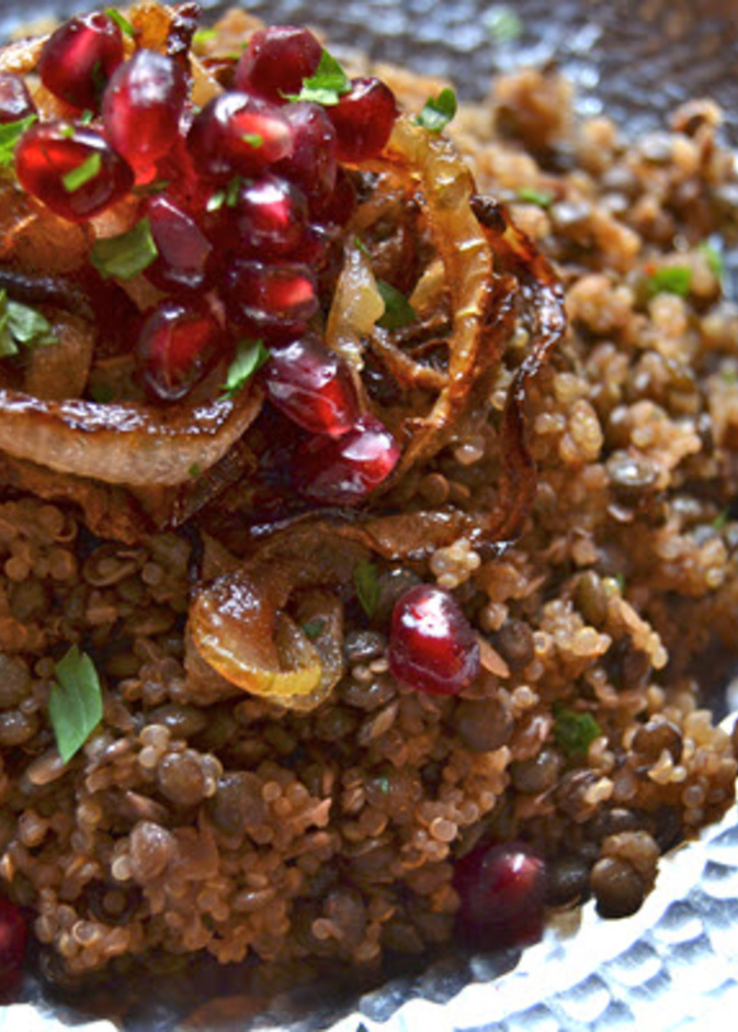 المجدرة مع حبوب الكينوا