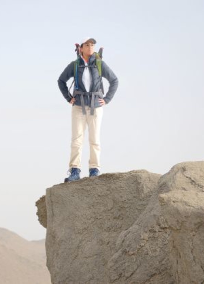 طفلة سعودية تتسلق الجبال