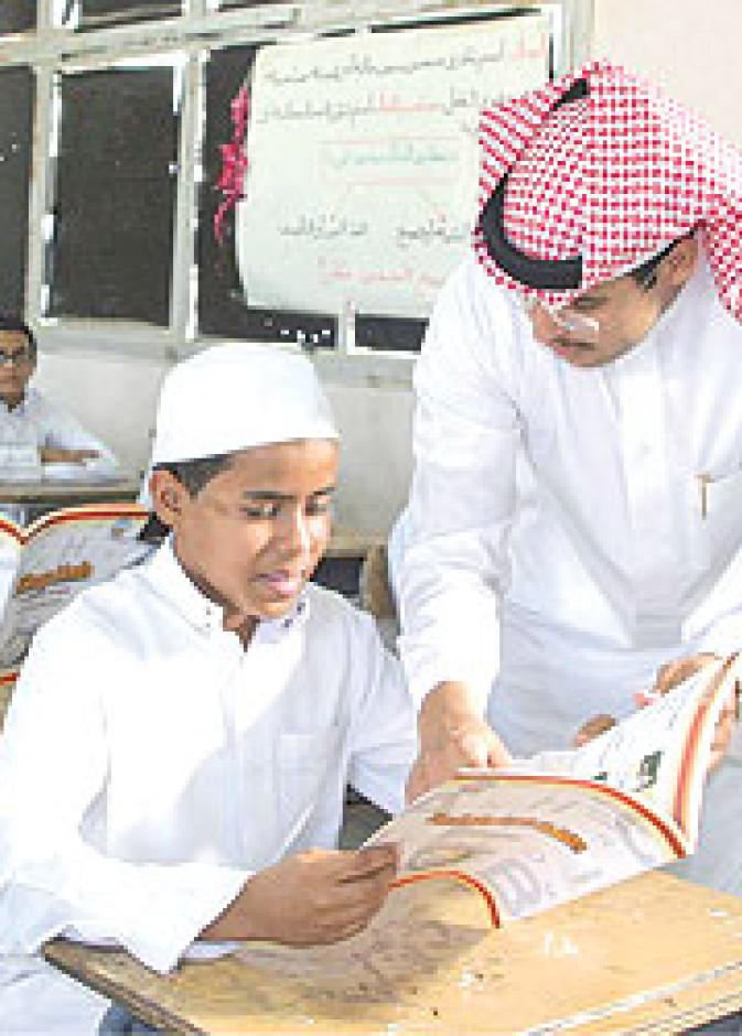 طلاب موهوبون يستعدون لاختبار "التسريع" للمراحل الدراسية