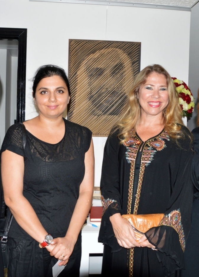 عدد من الفنانات التشكيليات