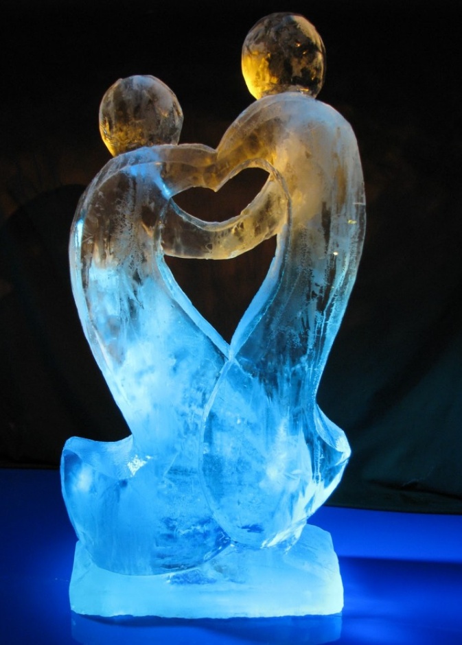  عرسان يشكلانن صورة قلب