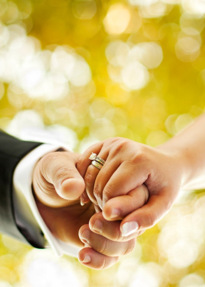 عريس يكسر ذراع عروسه .. والبسبب!