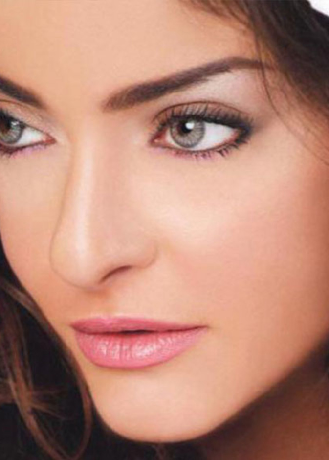 كاميليا وشقيقتها الصغرى فريدة