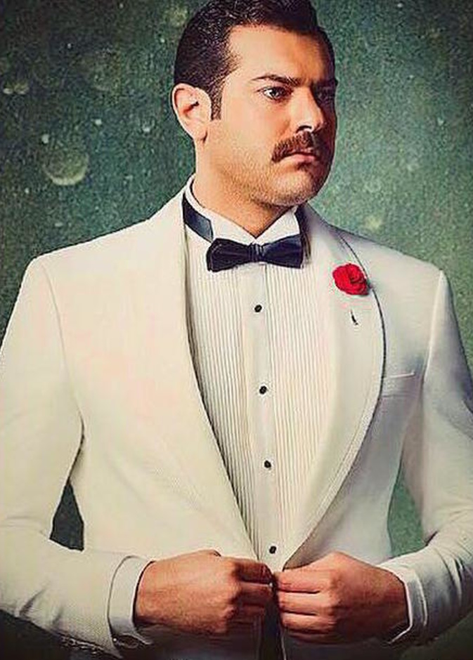 محمد رمضان بإطلالة احادية بالاسود