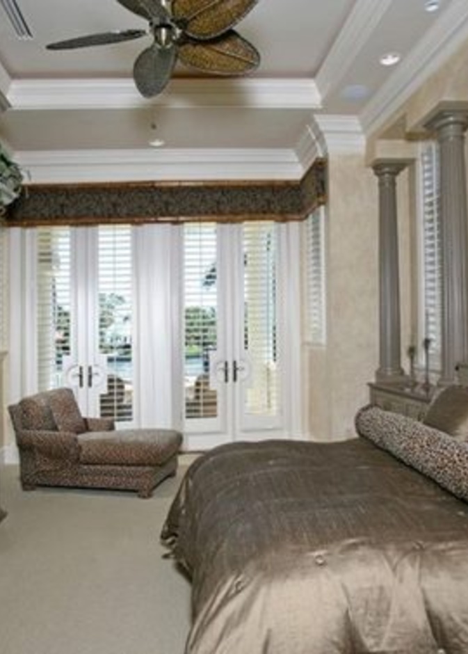 لاري بيرد يطرح قصر ماليبو للبيع