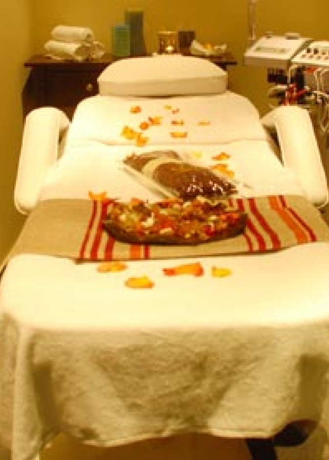 مشغل نسائي يتسبب في إعاقة سعودية بسبب جلسة مساج خاطئة!