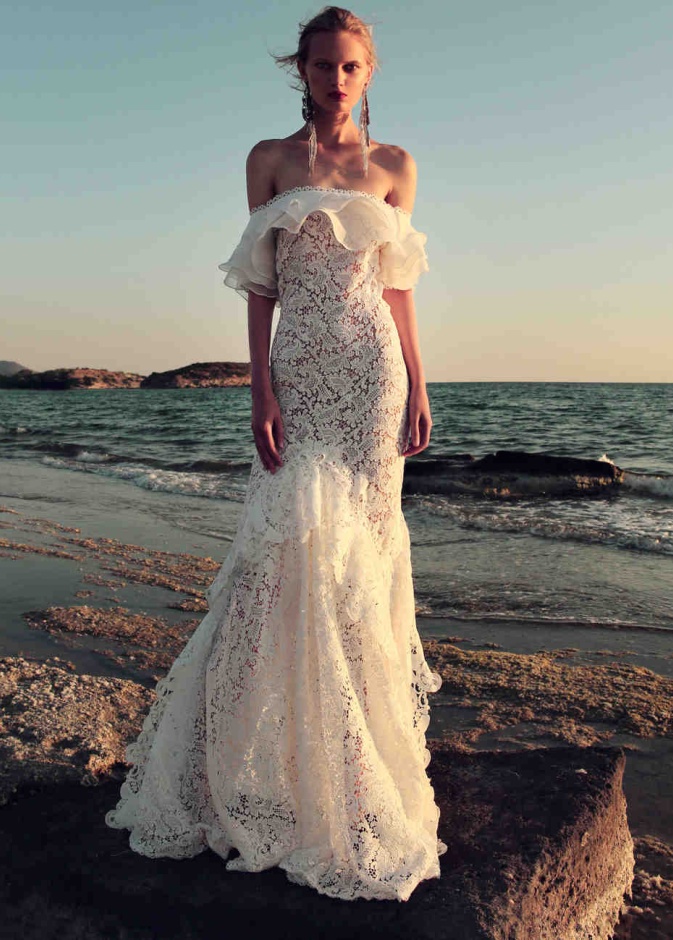 فساتين زفاف بدون اكتاف من مجموعة Costarellos لخريف 2017