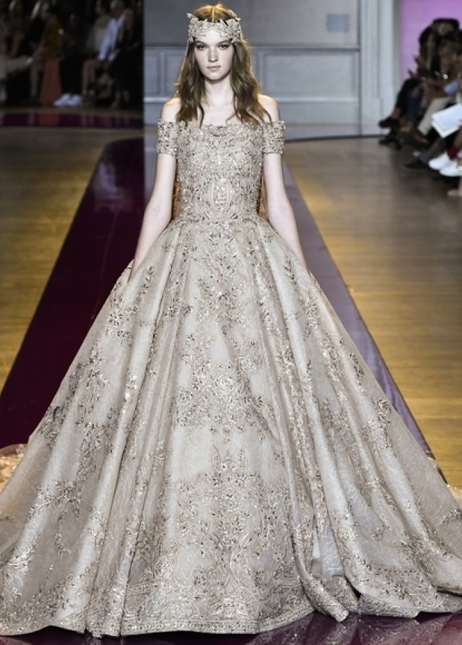 فستان عرس من رالف اند روسو لمجموعة خريف 2016