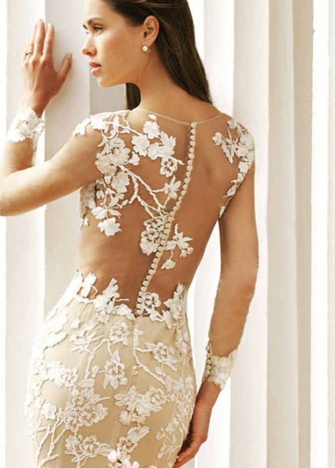 فستان زفاف أنيق مع demetriosksa